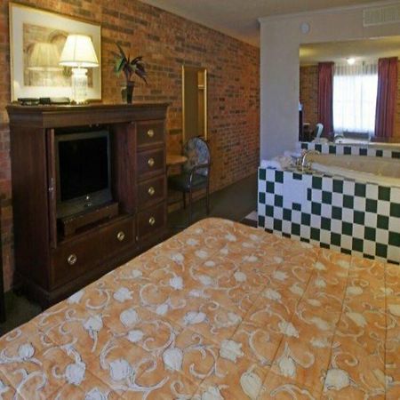 Americas Best Value Inn And Suites North Фрамерз-Бранч Екстер'єр фото