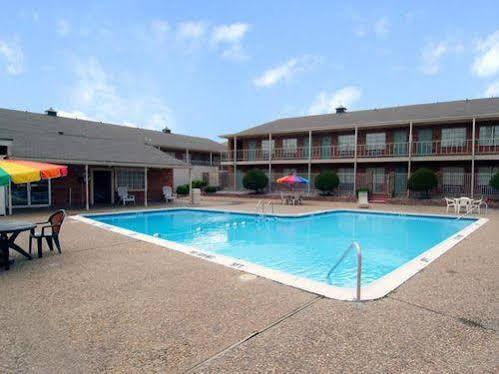 Americas Best Value Inn And Suites North Фрамерз-Бранч Екстер'єр фото