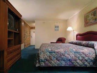 Americas Best Value Inn And Suites North Фрамерз-Бранч Екстер'єр фото