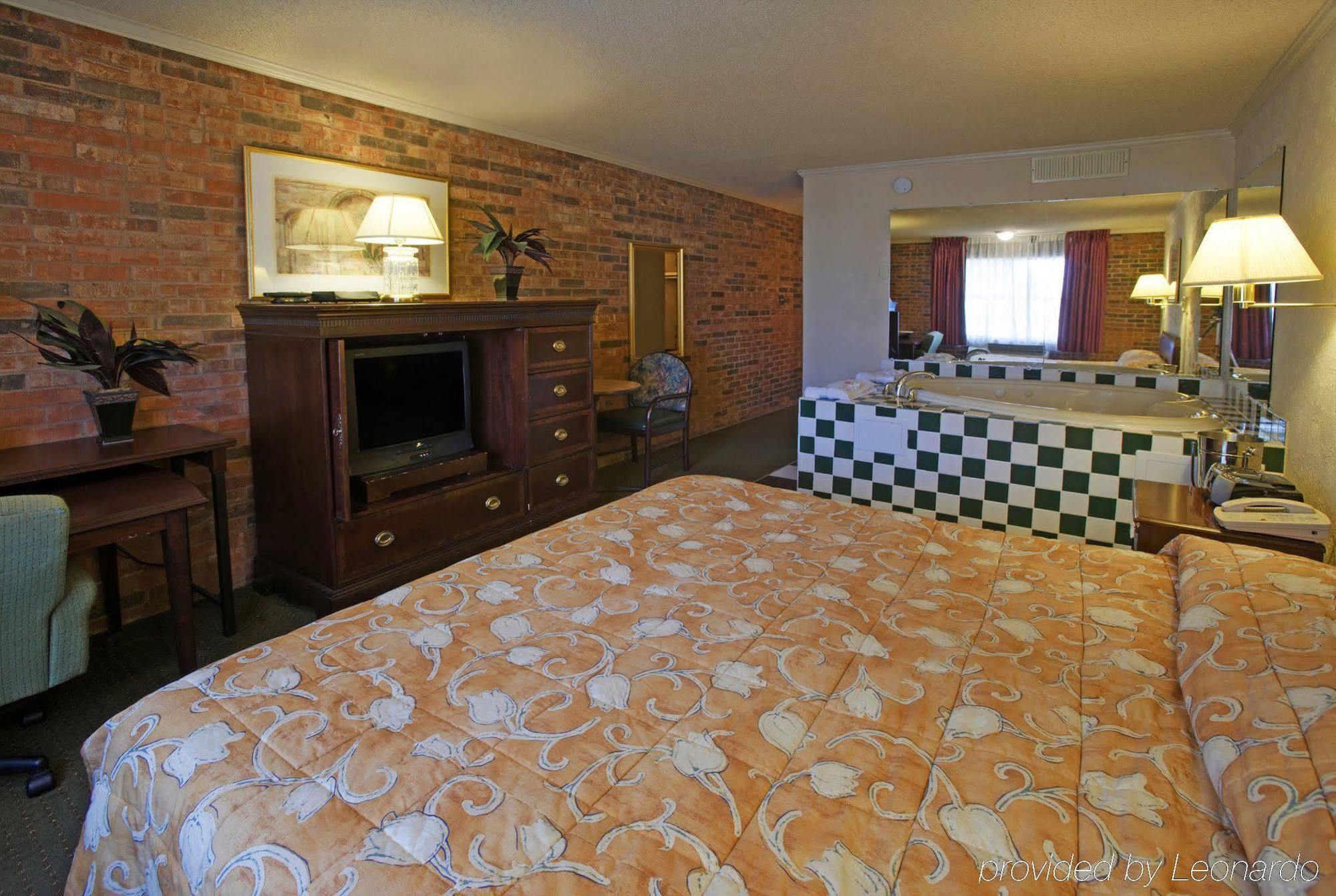 Americas Best Value Inn And Suites North Фрамерз-Бранч Номер фото